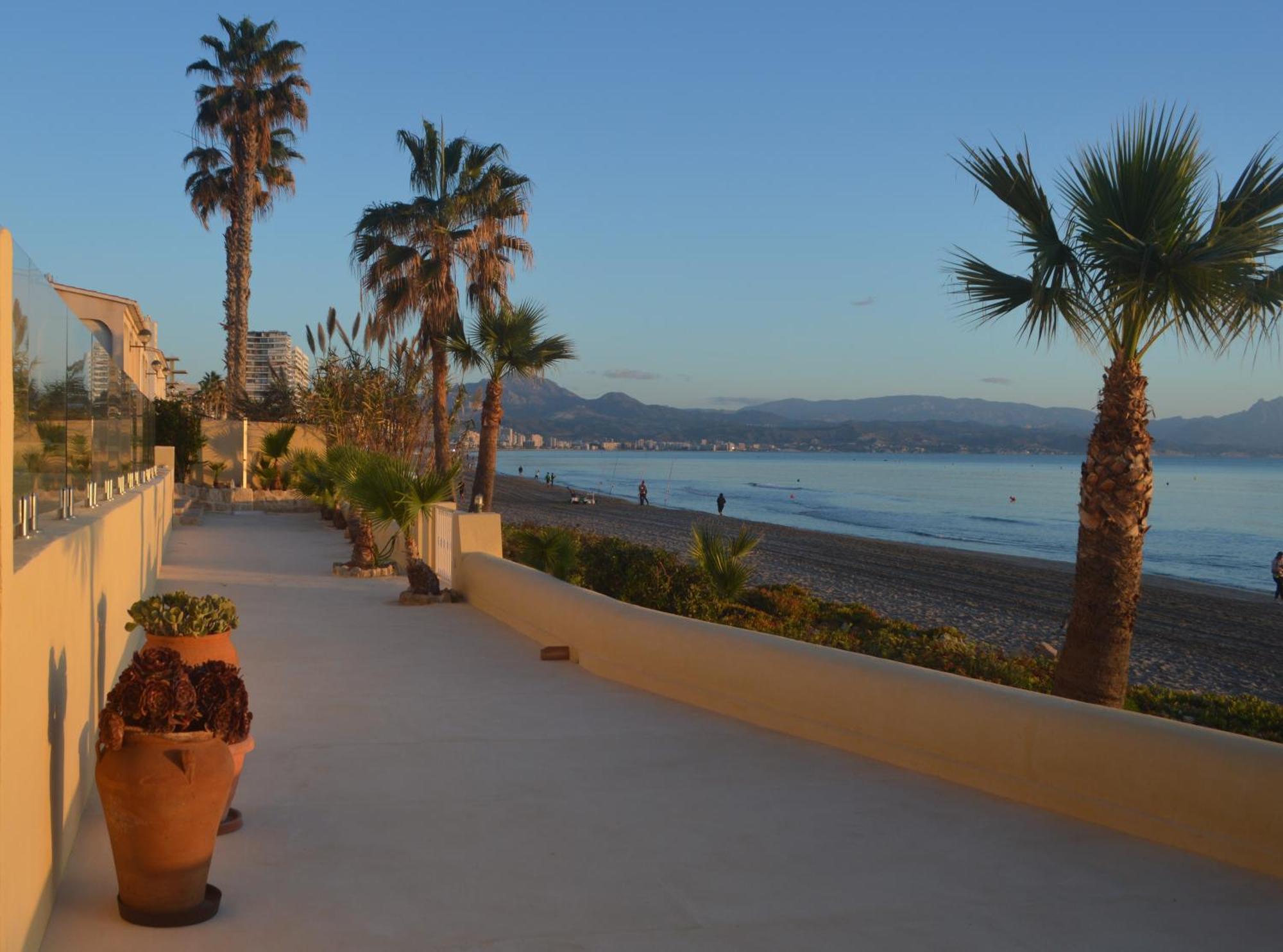 Excepcional Apartamento Loft A Pie De Playa En Chalet Roquetes Аликанте Екстериор снимка